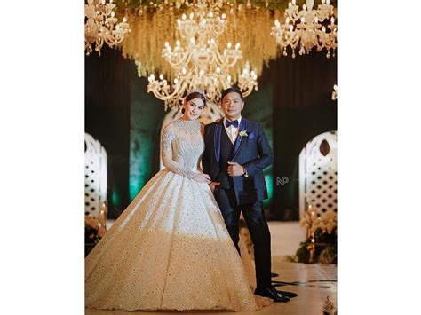 Ara Mina looks regal in her Leo Almodal wedding。